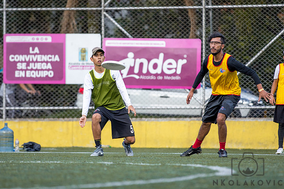 049A7534