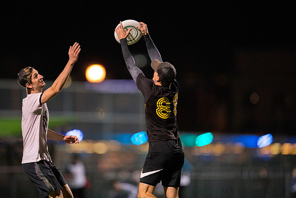 049A2401