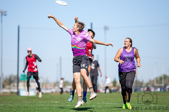 049A4042