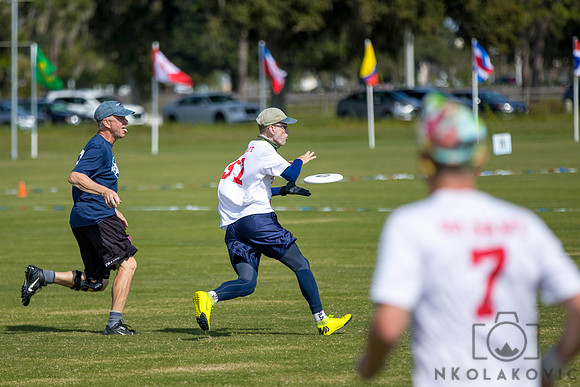 049A8700