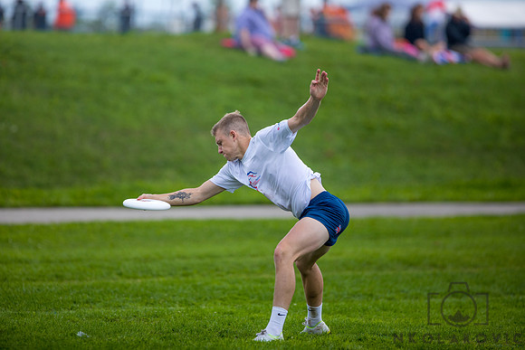 049A0931